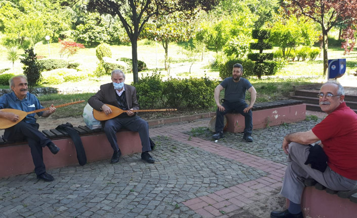 Trabzon'da 65 yaş üstü izninde renkli anlar!