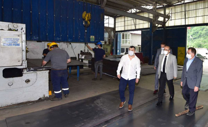 Vali Ustaoğlu'ndan Değirmendere Vadisindeki firmalara ziyaret