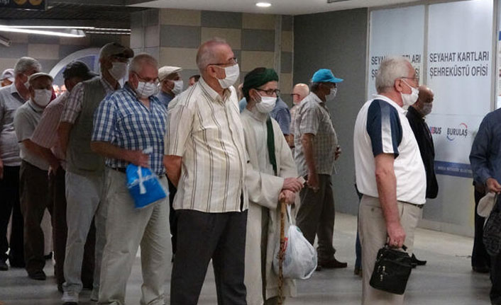 65 yaş üstü vatandaşlar için yasak kalktı! Oraya akın ettiler