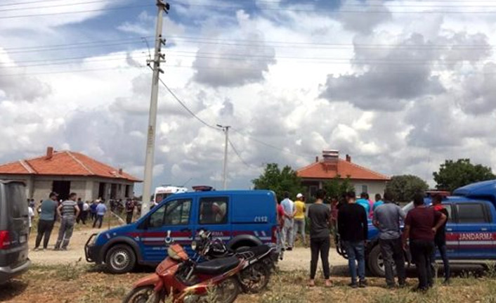 Eşi ve 2 çocuğunu öldürüp intihar etti