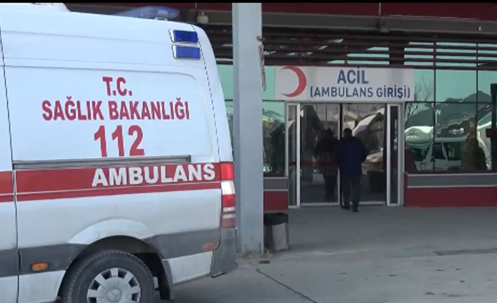 Koronavirüs şüphesiyle getirildikleri hastanede 4 doktoru darbettiler!