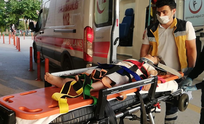 6 yaşındaki çocuğa araba çarptı
