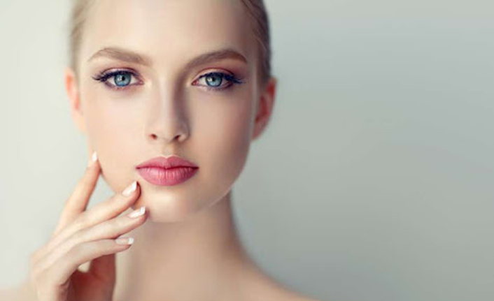 “Canlı ve güzel görünüm için cildi günlük temizlemeli ve nemlendirmeli”