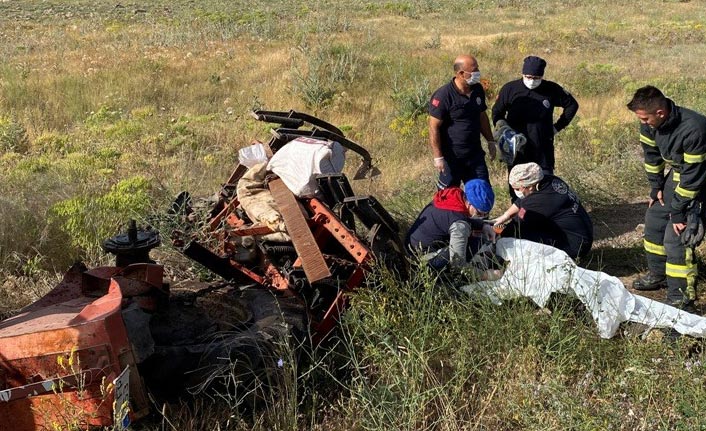 Kazada traktör ikiye bölündü: 1 ölü, 3 yaralı