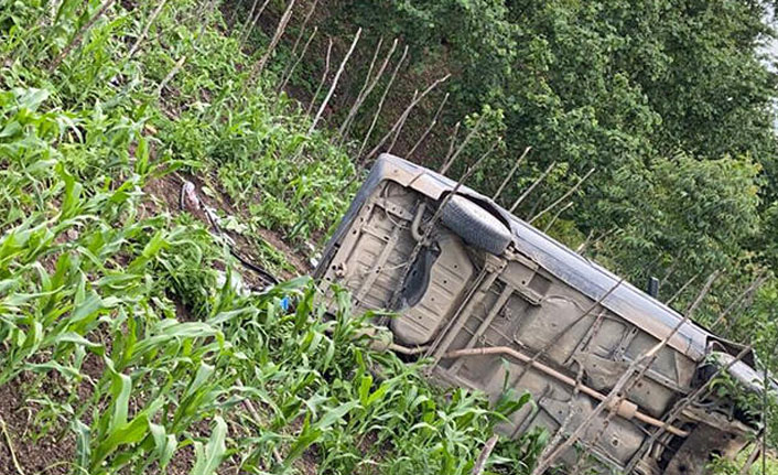 Otomobil bahçeye uçtu! 1 kişi hayatını kaybetti