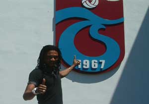 Song Sorununu Dipon çözer