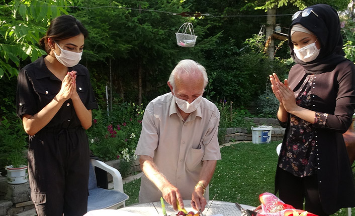 83 yaşında ilk kez babalar gününü kutladı