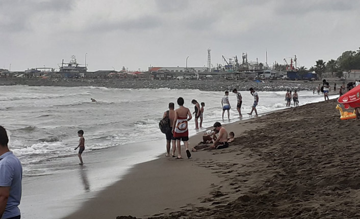 Hatay'da 1 günde 6 kişi boğulma tehlikesi geçirdi