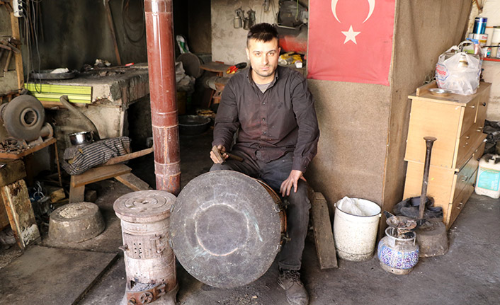 Bakırcılar zamana direniyor