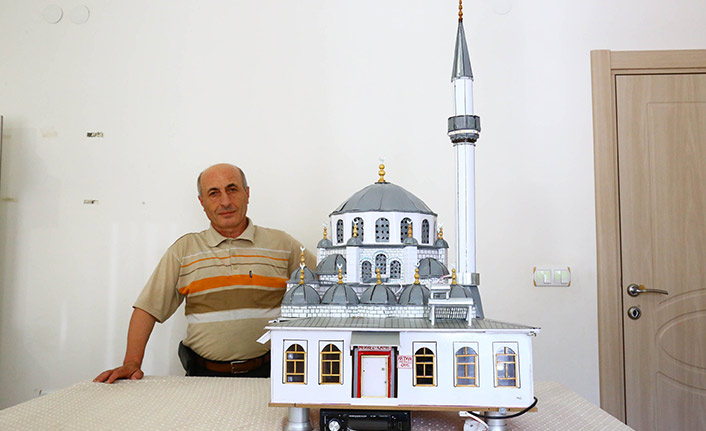 Tarihi caminin maketini yaptı, ‘sadece imam eksik’ dedi
