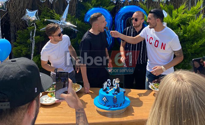Novak’a takım arkadaşlarından sürpriz doğum günü kutlaması