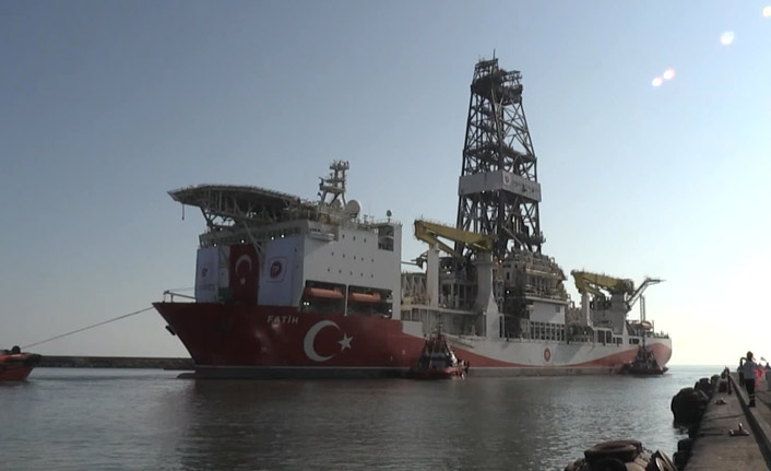 Fatih Sondaj Gemisi Trabzon'dan ayrıldı