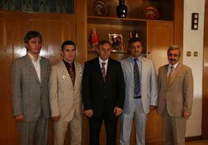 Vali şampiyona teşekkür etti