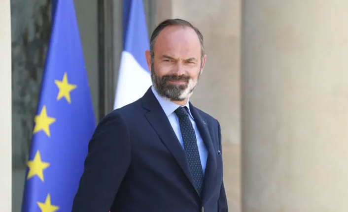 Fransa Başbakanı istifa etti!