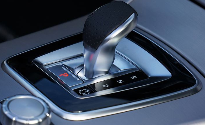 İlk 6 ayda satılan her 10 otomobilden 7'si otomatik vites