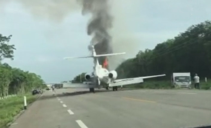 Uyuşturucu karteline ait uçak otoyola acil iniş yaptı