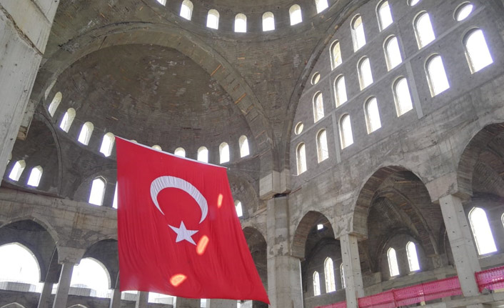 Trabzon'da yeni camiinin içinden ilk görüntüler