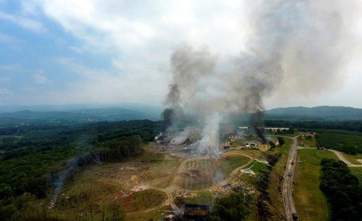 Sakarya'daki havai fişek fabrikasının sahibi 2 kişi gözaltına alındı