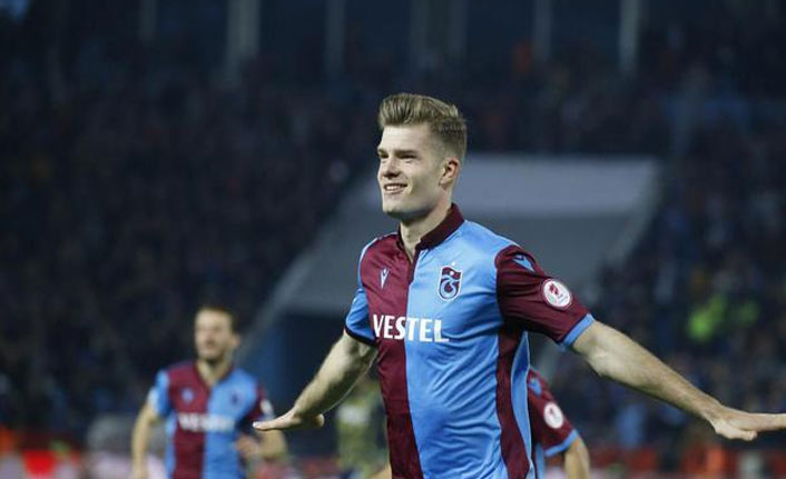 Sörloth devlerle yarışıyor, İngilizler hayran!