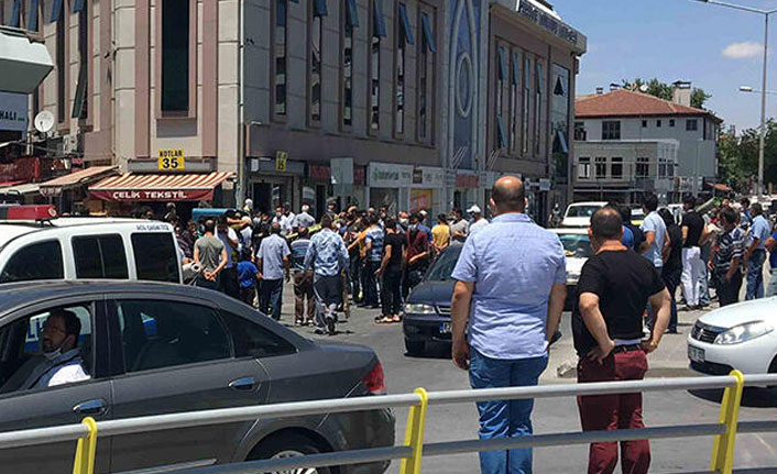 Çarşıda silahlı kavga!