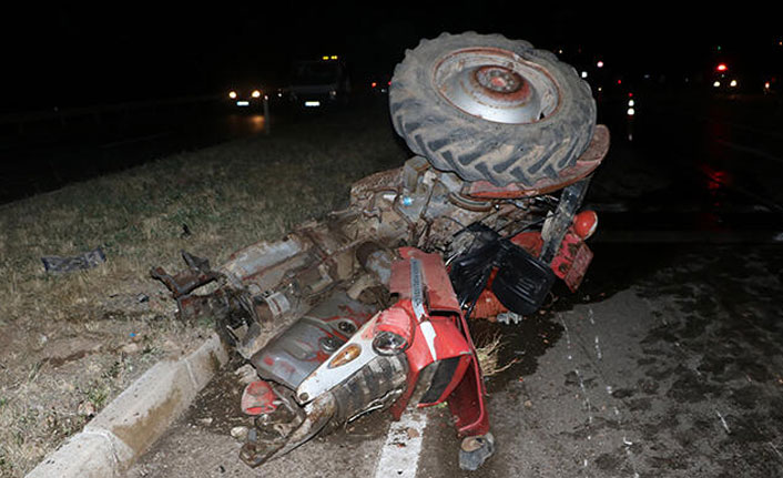 Traktör ile otomobil çarpıştı: 1 ölü