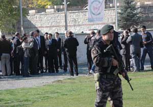 Özak'ı özel harekat timi korudu