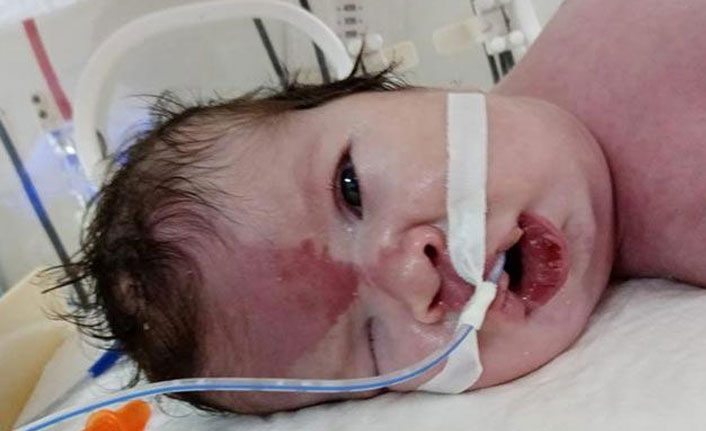 Doğum raporunda erkek olan bebek kız çıktı!