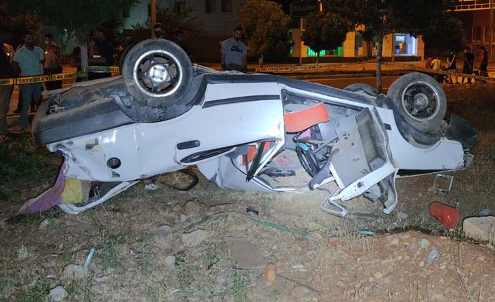 Düğün dönüşü feci kaza, araç takla attı