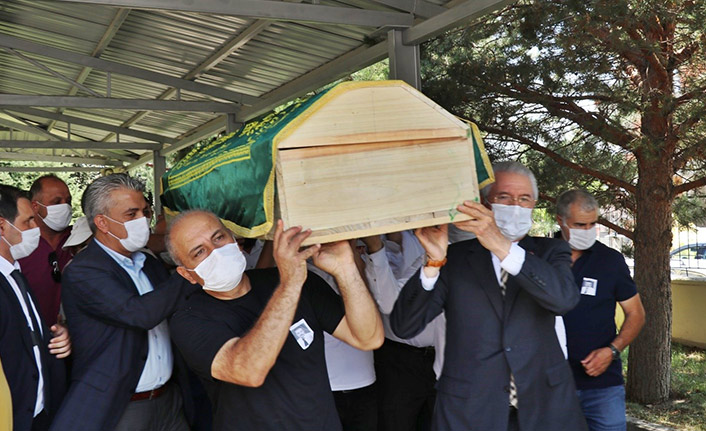 Kazada hayatını kaybeden baba oğul son yolculuklarına uğurlandı