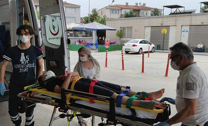 Hava almak için çıktığı balkondan düşüp, yaralandı!