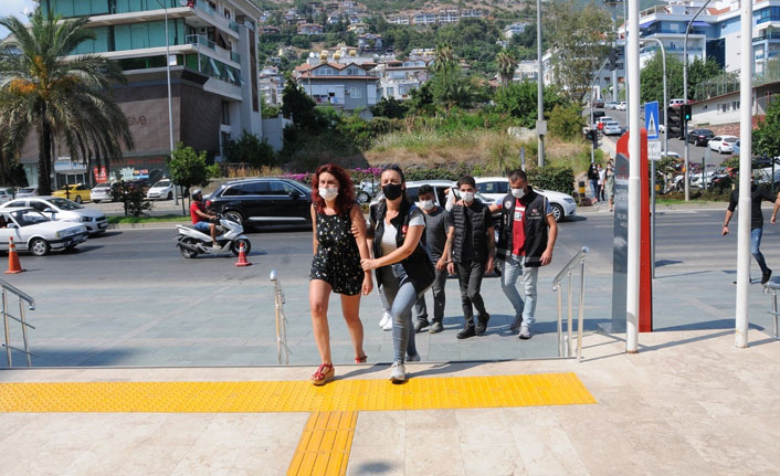 Yolcu otobüsündeki 16 kilogram esrar ele geçirildi