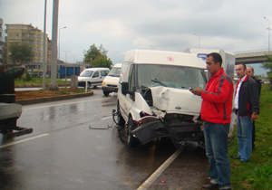 Trabzon'da 4 araç çarpıştı