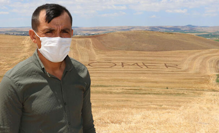 Ölen kardeşinin adını 10 yıldır tarlaya yazıyor