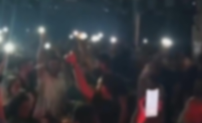 Trabzon'da koronavirüse aldırmadılar, kafede parti düzenlediler