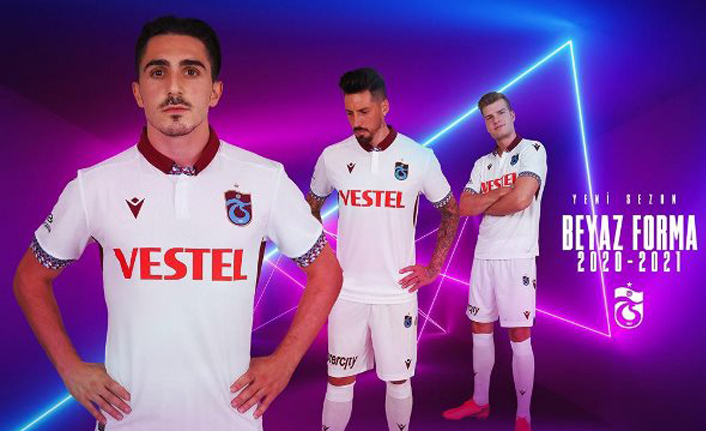 Trabzonspor yeni forma ile sahada 