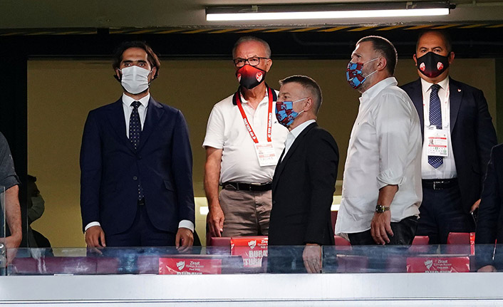 Bakan Kasapoğlu da kupa finalini izledi