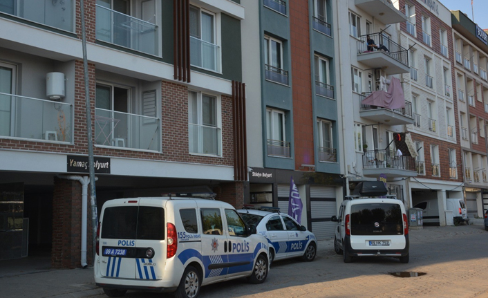Genç evinde ölü bulundu