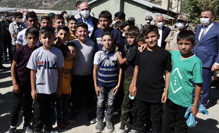 İçişleri Bakanı Soylu Siirt üs bölgesinde