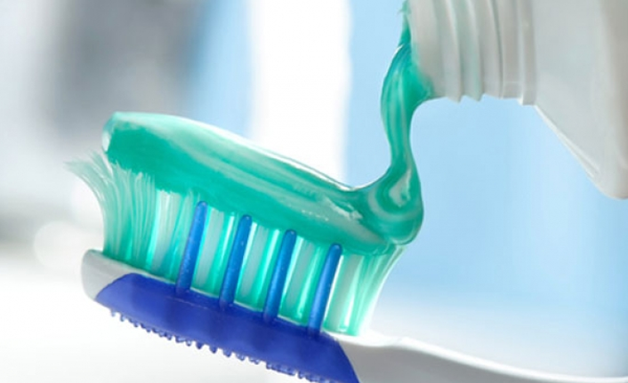 Beyazlatıcı diş macunu seçiminde nelere dikkat edilmeli? İşte cevabı...