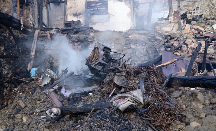 Yangın faciası! 4'ü çocuk 5 ölü