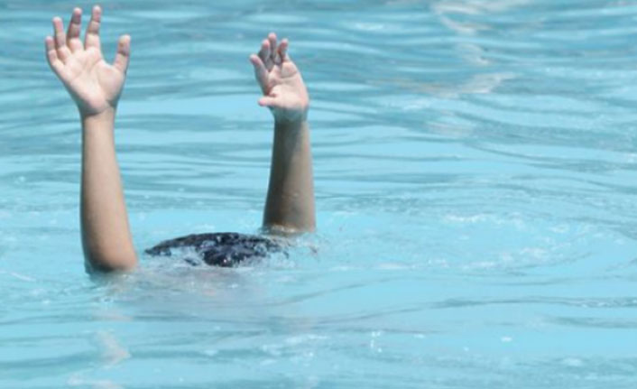 Van Gölü’ne giren genç boğuldu