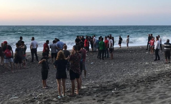 Denizde can pazarı: 8 kişi kurtarılmayı bekliyor