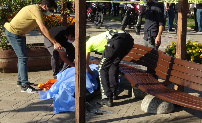 Babası ile amcasının katilini 8 yıl sonra öldürdü