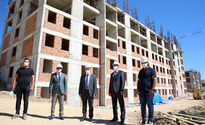 Bayburt Valisi Epcim, yurt inşaatında incelemelerde bulundu