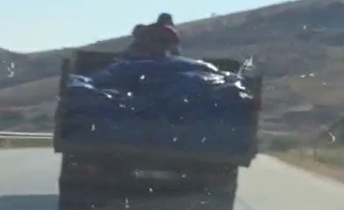 Kamyon kasasında tehlikeli yolculuk