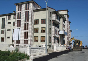 Mahalle ve yollar asfaltlanıyor