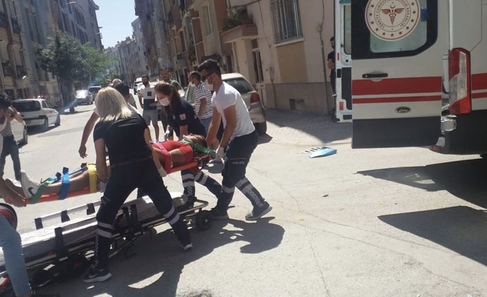 Motosiklete çarpan otomobil kaçtı