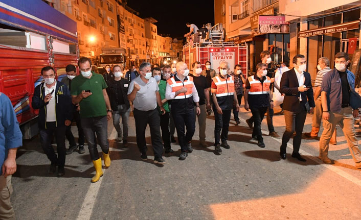 Bakan Karaismailoğlu'ndan Dereli'de gece mesaisi