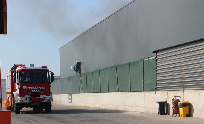 Otomotiv fabrikasında korkutan yangın