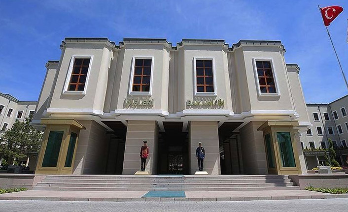 3 terörist güvenlik güçlerine teslim oldu